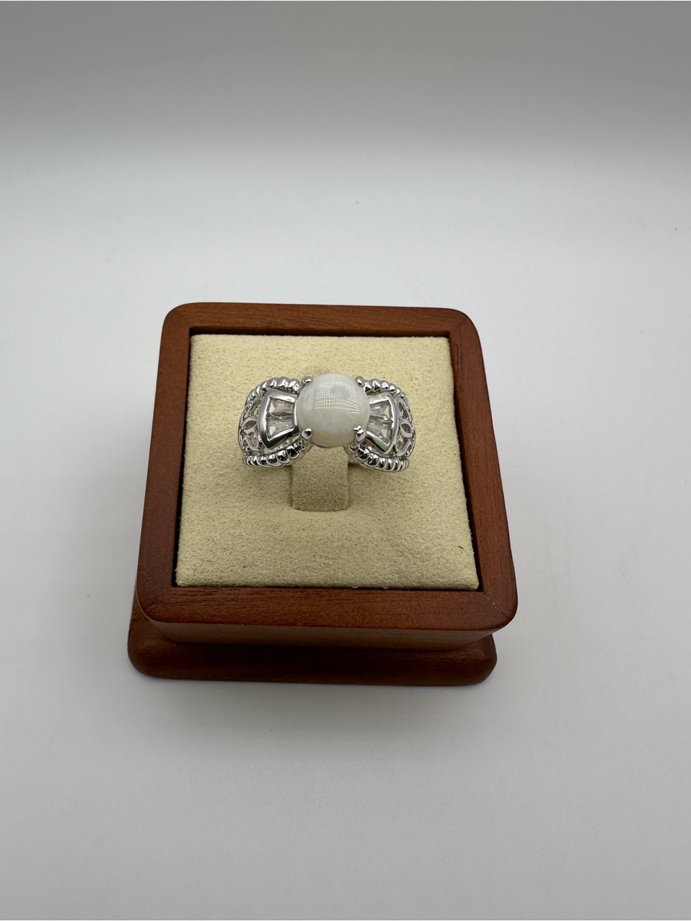 Silver Tone Statement Ring – Bow Design Costume Fashion Jewelry